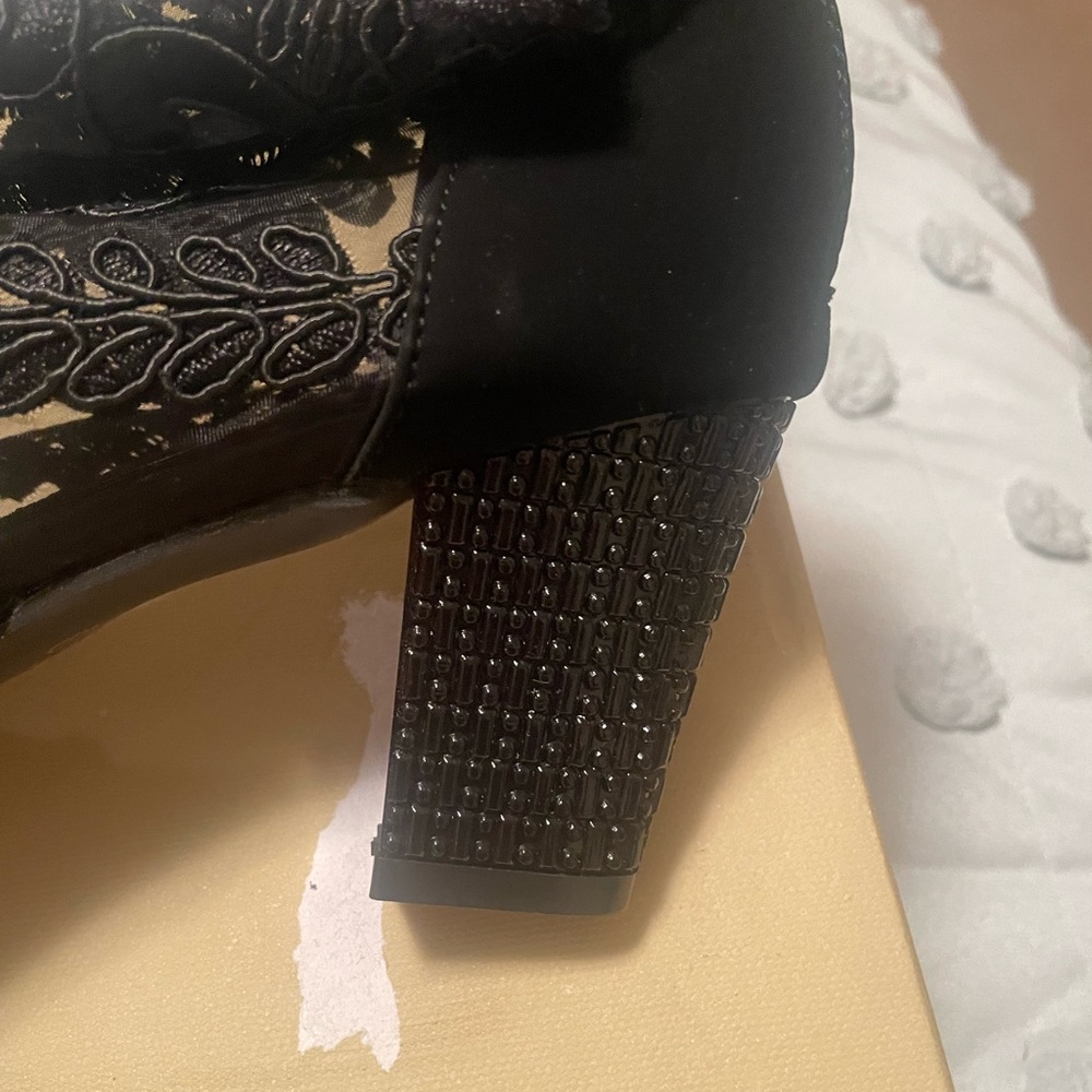 Shoes - Picture 9 of 16